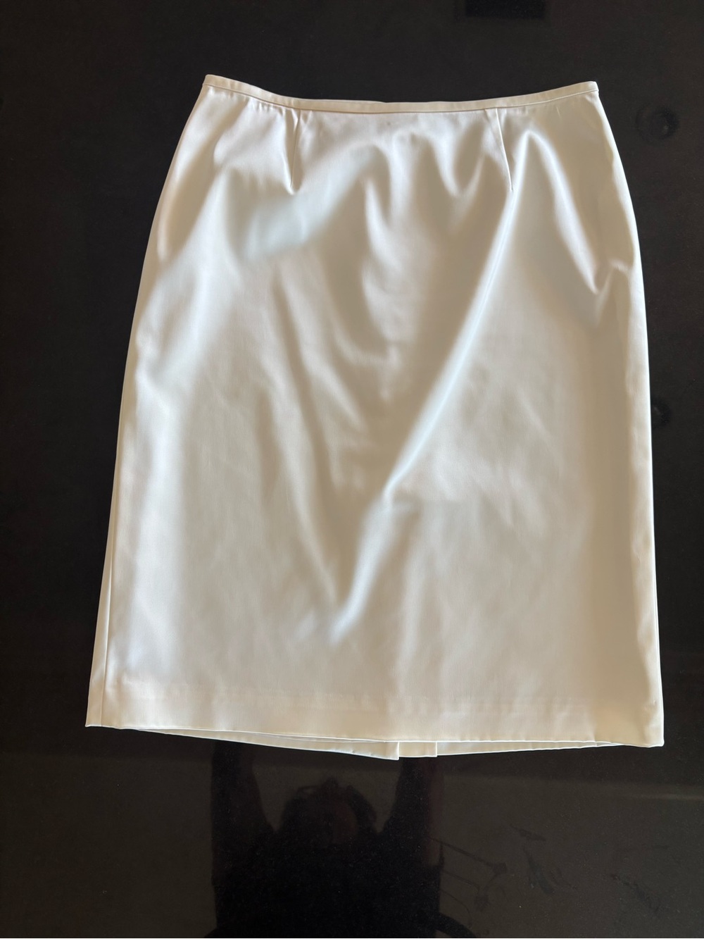 Vintage Liz Claiborne White Satin Suiting Pencil Skirt - Size 8